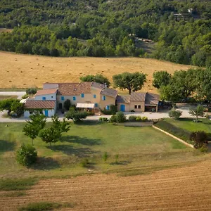 https://domaine-de-la-marie-dans-le-luberon.fr-provencehotel.com